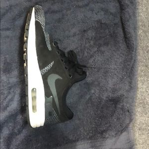 Air max zero